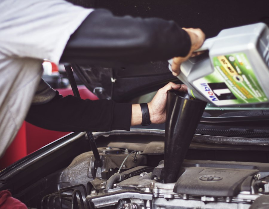 Diagnostic électronique automobile et contrôle de calculateur